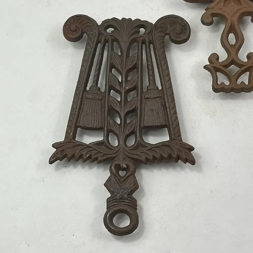 Unbranded vintage cast